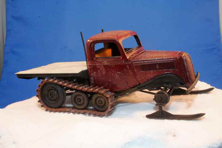 DIORAMAS - Page 2 1937 Ford Snowmobile final 28
